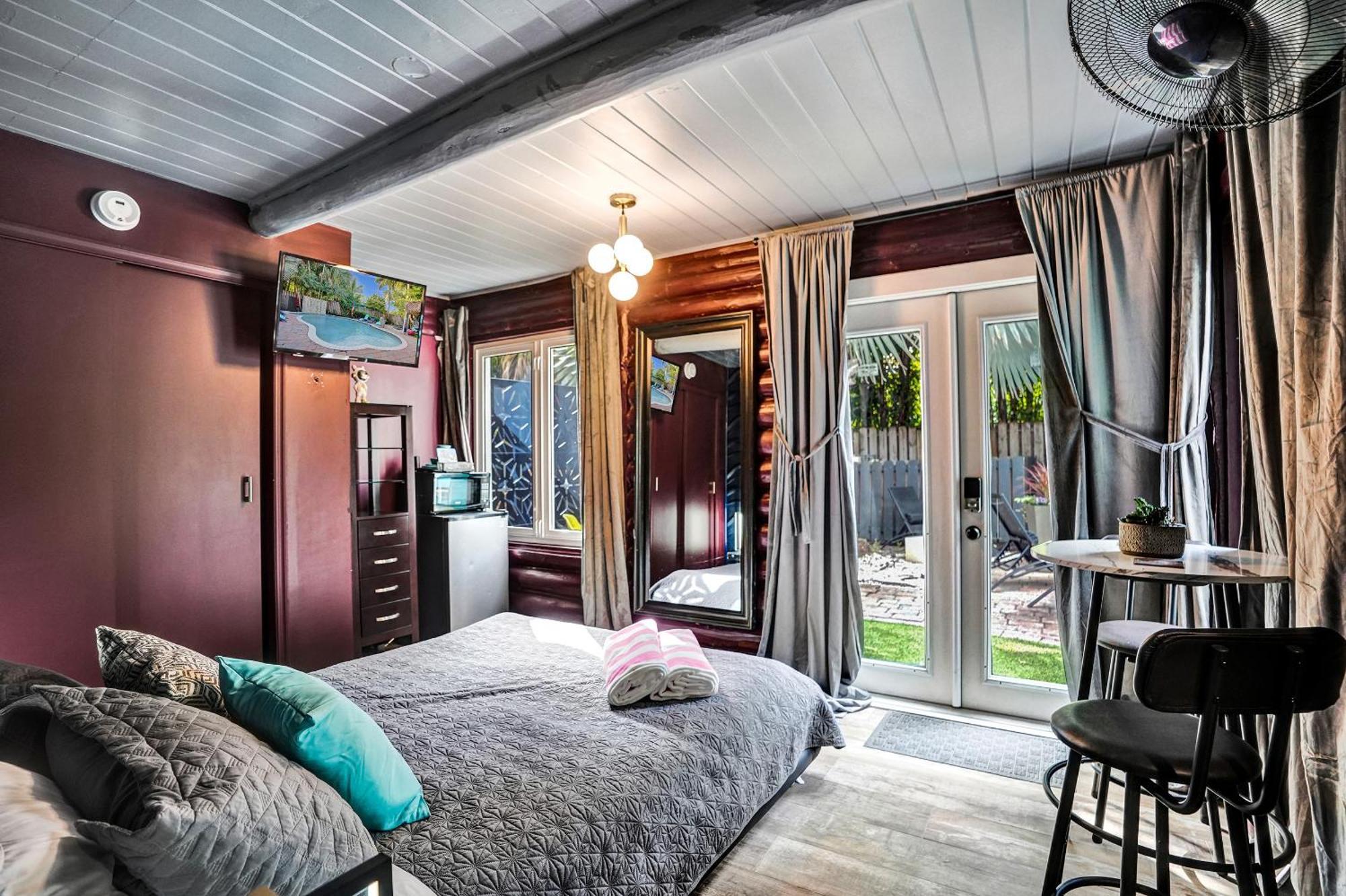 Kiki 3 - Men'S Clothing Optional Guest Houses Wilton Manors Екстер'єр фото